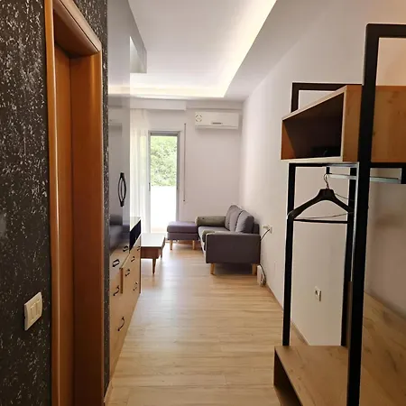 In Near Uje Ftohte Apartmán Vlorë